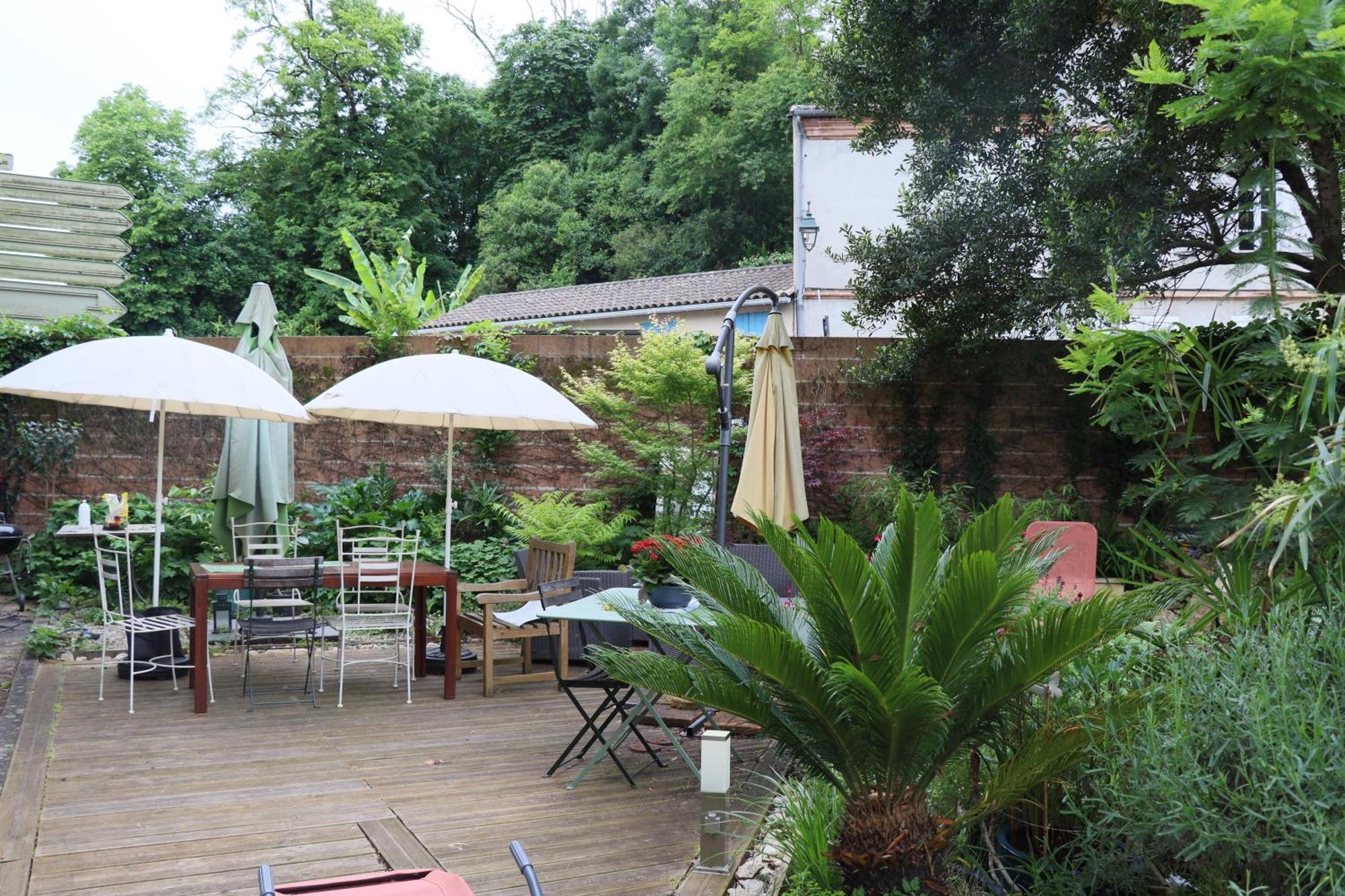 モアサック Au Jardin Bed & Breakfast エクステリア 写真